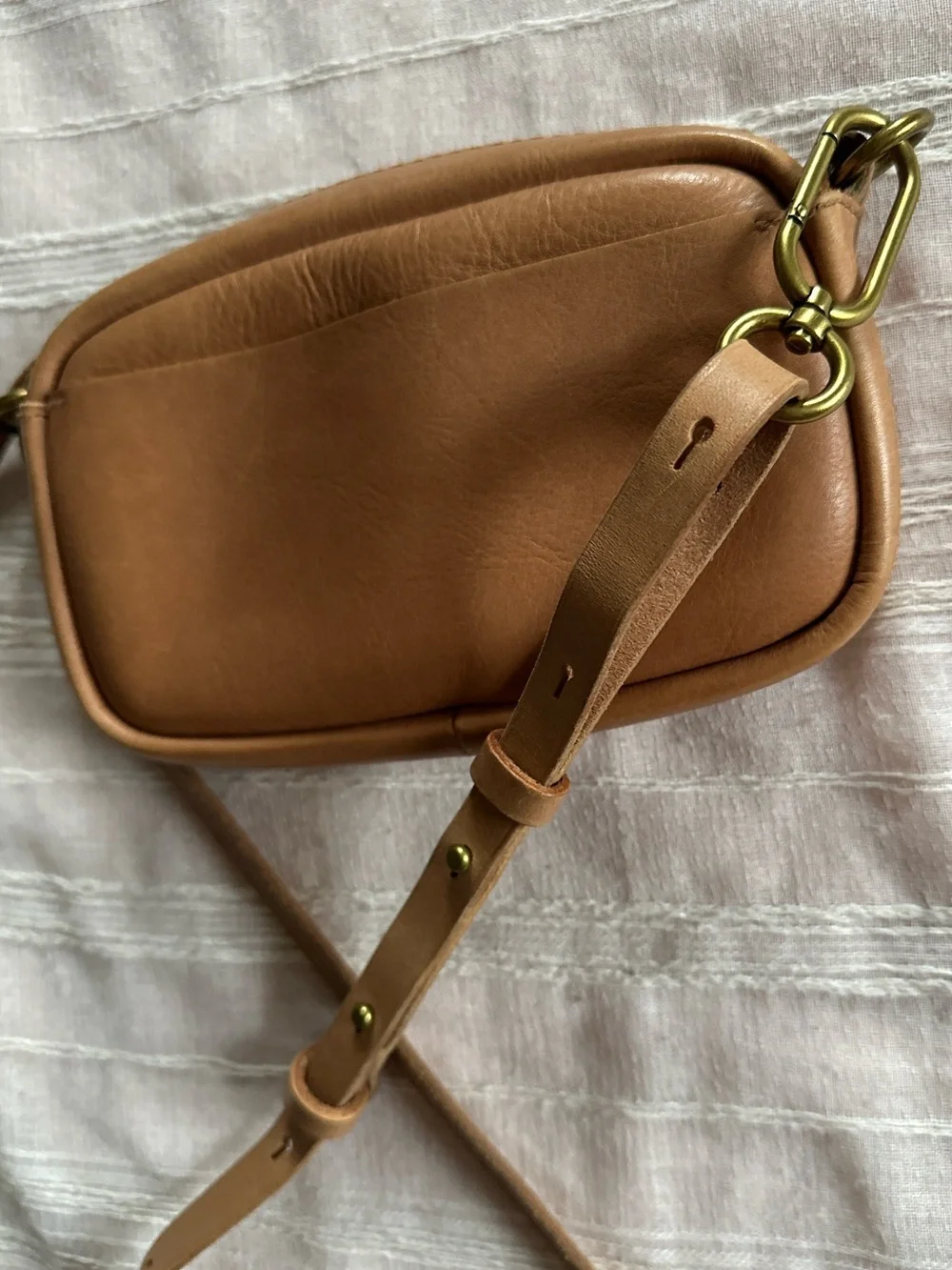 MADEWELL The Leather Carabiner Mini Crossbody Bag | Warm Hickory Tan